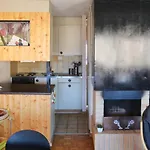 A 200m De La Tele-cabine De
